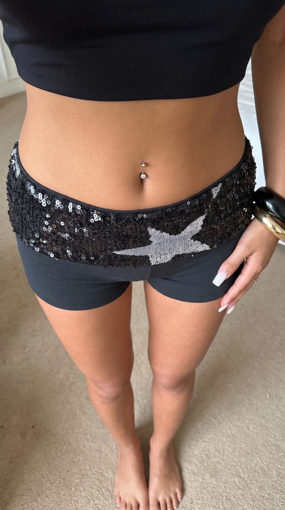 top down outfit pov black shorts 2k 20261023003416