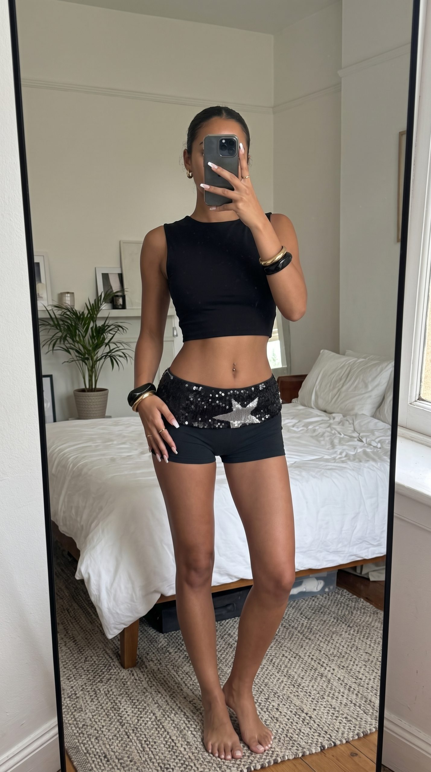 woman taking mirror selfie 2k 20261023003419